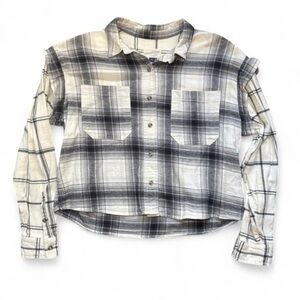 Universal Thread Off-White & Faded Black Grunge Emo Cropped Flannel — MEDIUM